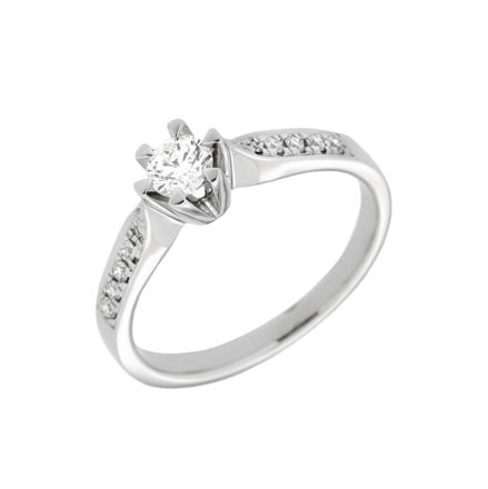 Hvitt gull ring med diamanter totalt 0,45ct TW/SI (0,30ct senter diamant)