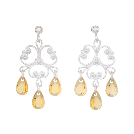 ØREPYNT HVIT/FORGYLT