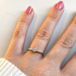 Bilde av Hvitt gull rosett ring med diamanter totalt 0,08ct W/SI3