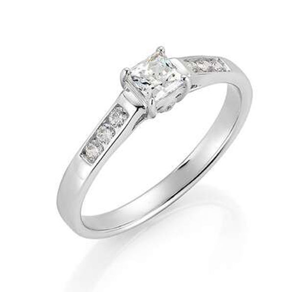 Hvitt gull ring med diamanter 0,65ct TW/VS Princess cut