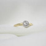 Gull ring rosett med diamanter 0,20ct TW/SI