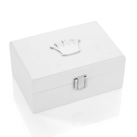 Hvitt smykkeskrin med tinnkrone, 15cm x 10,5cm x 6,5cm