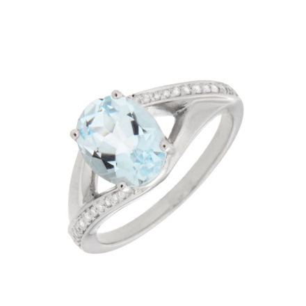Hvitt gull ring med blå topas 7x9mm og diamant 0,08ct W/SI