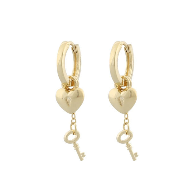 Milano heart lock ring ear plain gold