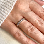 Hvitt gull allianse ring med diamanter 5x0,03ct TW/SI