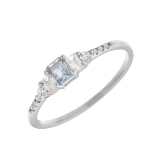 Rhodinert sølv ring med lys blå og blanke zirconer