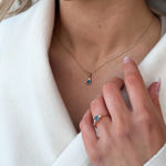 Gull ring med London blue topas og diamanter 0,06ct TW/SI