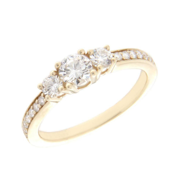 Gull ring med diamanter 0,62ct WP1 (senter 0,30ct)