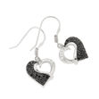 Rhodinert sølv øreheng hjerte med blanke og sorte zirconer