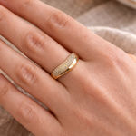 Forgylt sølv ring med bue av zirconer