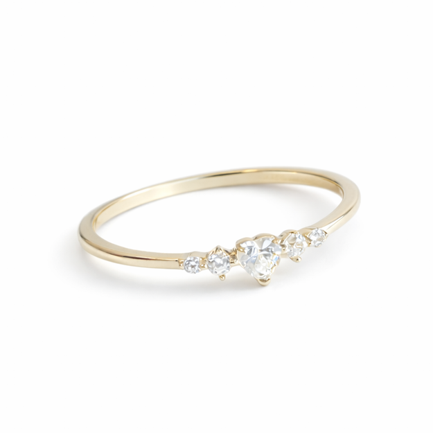 Caia Gold 375 ring med hjerte & rad av Cubic Zirconia