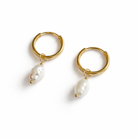 Caia Gold 375 øreringer med ferskvannsperle 