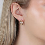 Flora daisy small oval ear plain g