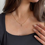 Gull halssmykke glatt bokstav 7mm med diamant 0,005ct W/SI