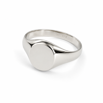 Hvitt gull signetring dame 8x9mm oval plate