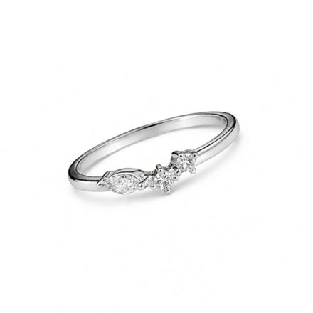 Rhodinert sølv ring med 3 blanke zirconer