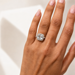 Hvitt gull ring diamanter 0,55ct TW/SI + hvit topas