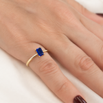 Gull ring med 4x6mm safirblå zircon