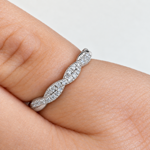 Hvitt gull diamantring snaret 0,11ct W/SI (21 diamanter)